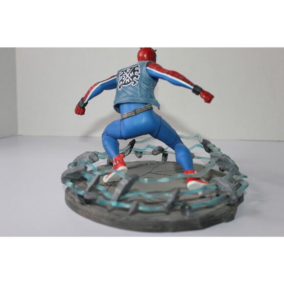 Marvel Gallery Spider-Man Spider-Punk PS4 PVC Diorama Statue - Picture 3 of 3